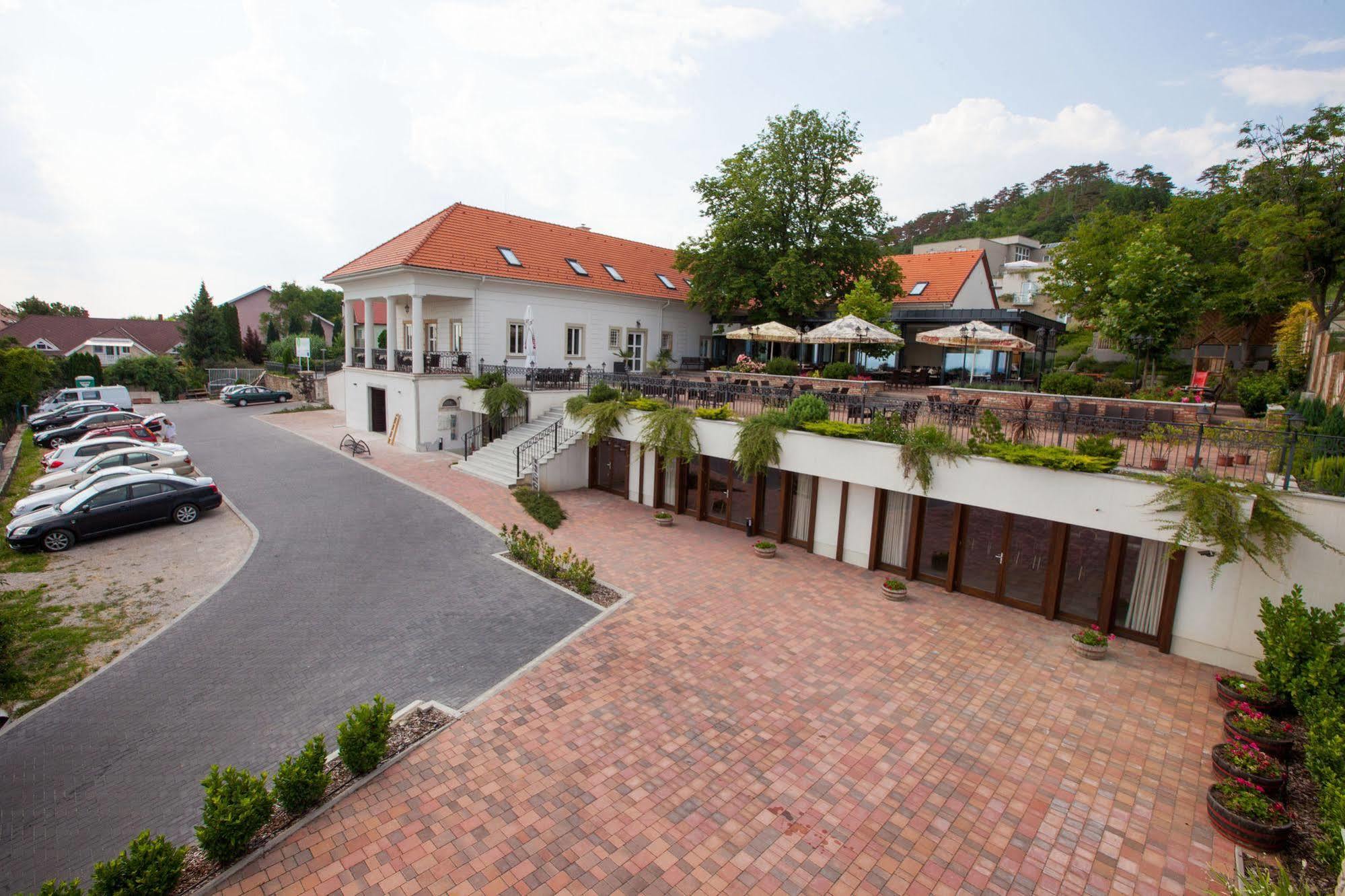 Zenit Wellness Hotel Balaton Vonyarcvashegy Exterior photo